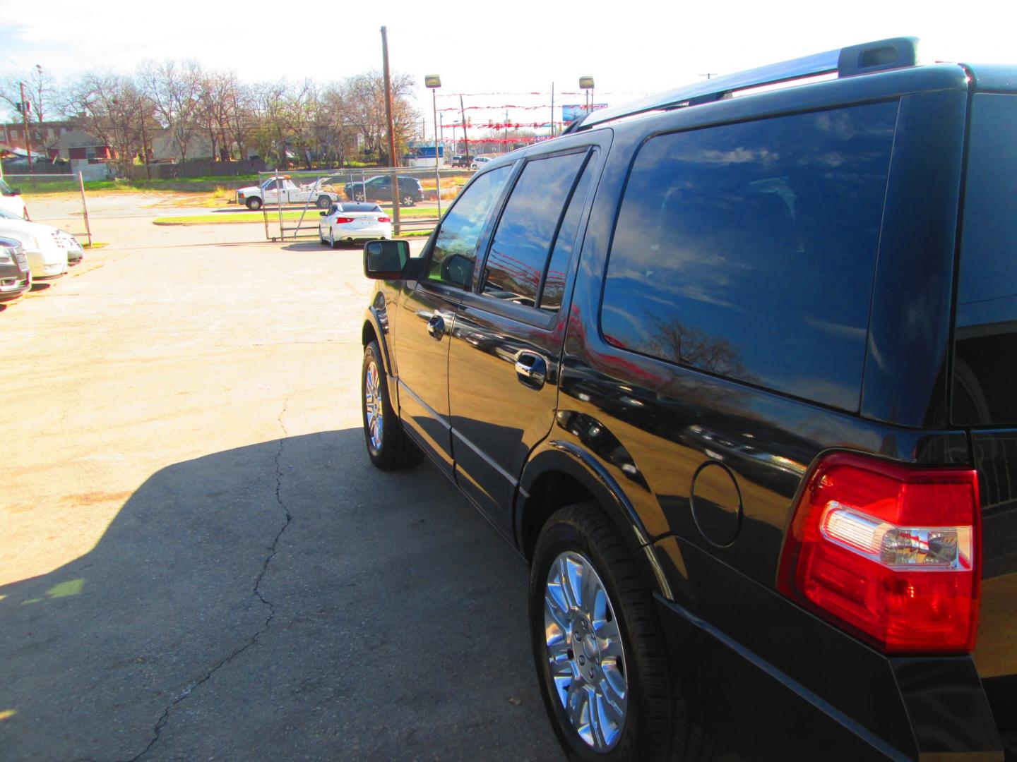 2013 BLACK Ford Expedition (1FMJU1K55DE) , located at 1815 NE 28th St., Fort Worth, TX, 76106, (817) 625-6251, 32.795582, -97.333069 - Photo#6